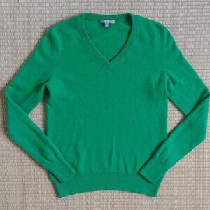 Uniqlo Women's Medium 100% cashmere bright green V neck sweater